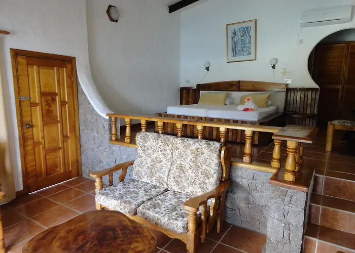 Hotel Lazare Picault