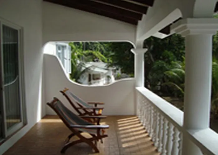 Hotel Lazare Picault