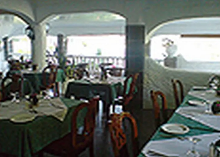 Hotel Lazare Picault