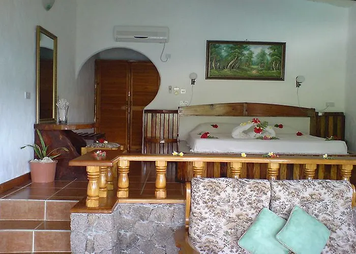 Hotel Lazare Picault