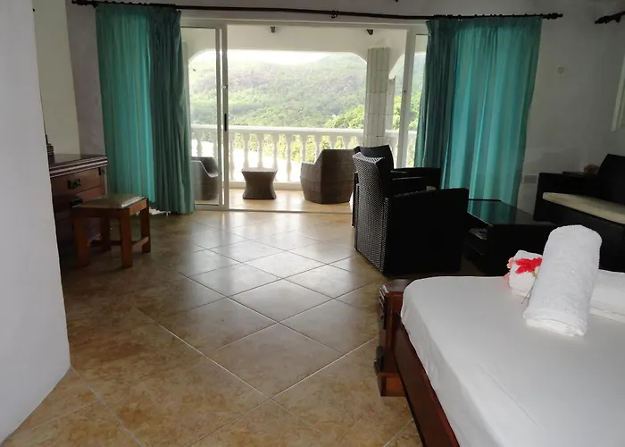 Hotel Lazare Picault