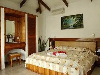 Lazare Picault Hotel